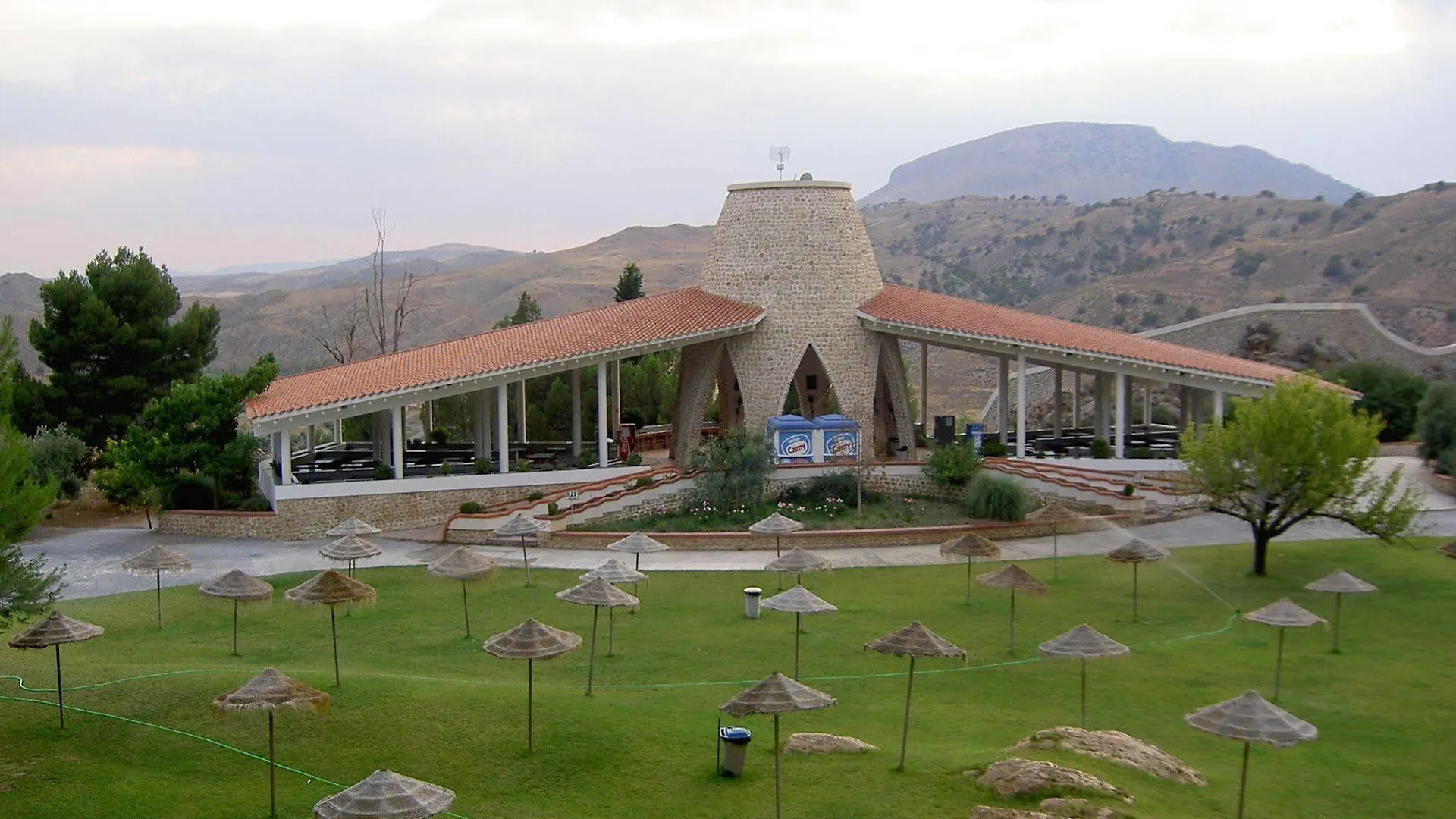 Balneario De Alicun De Las Torres Villanueva de las Torres Hotel